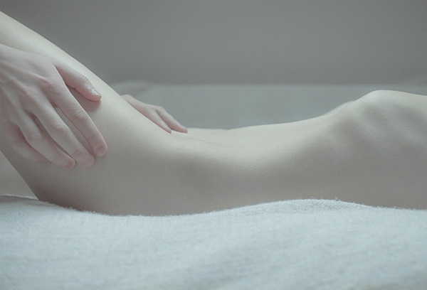 Laura Makabresku：少女与鹅