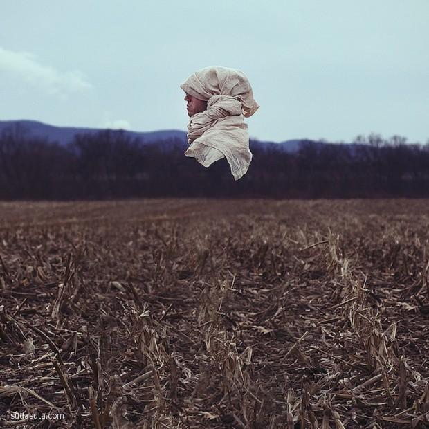 Christopher McKenney的黑暗超现实摄影