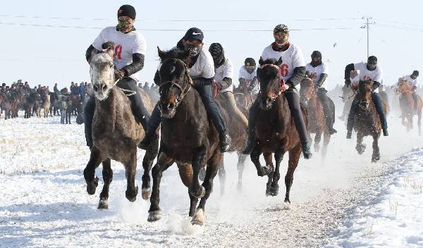 新疆昭苏：冰雪旅游节活动精彩纷呈