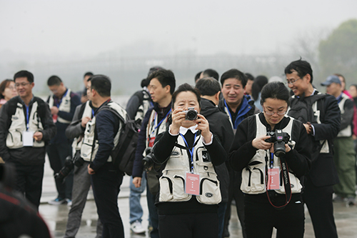 2017中国地市报新闻摄影高峰论坛在浙江衢州举行