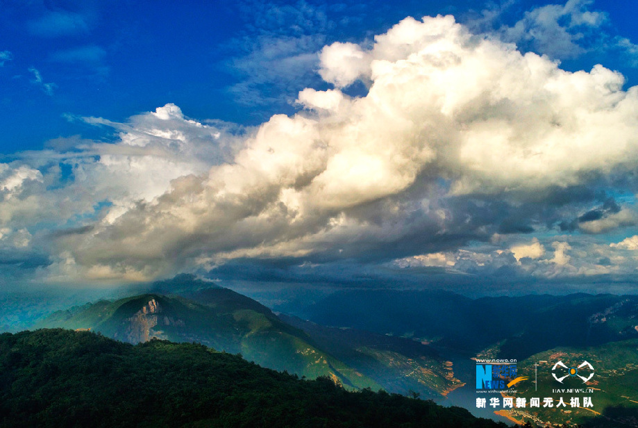 【“飞阅”中国】航拍雨后瞿塘峡 云卷云舒