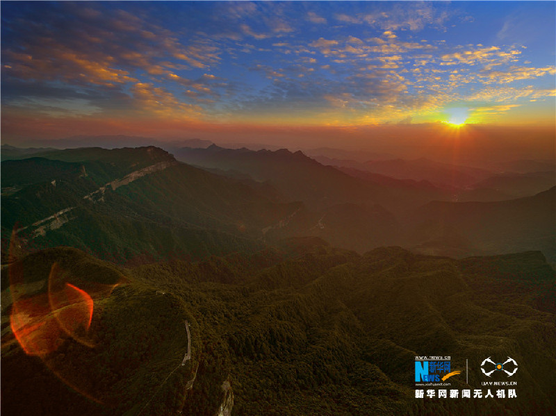 【“飞阅”中国】航拍金佛山：朝霞对夕阳 浓雾对晴川