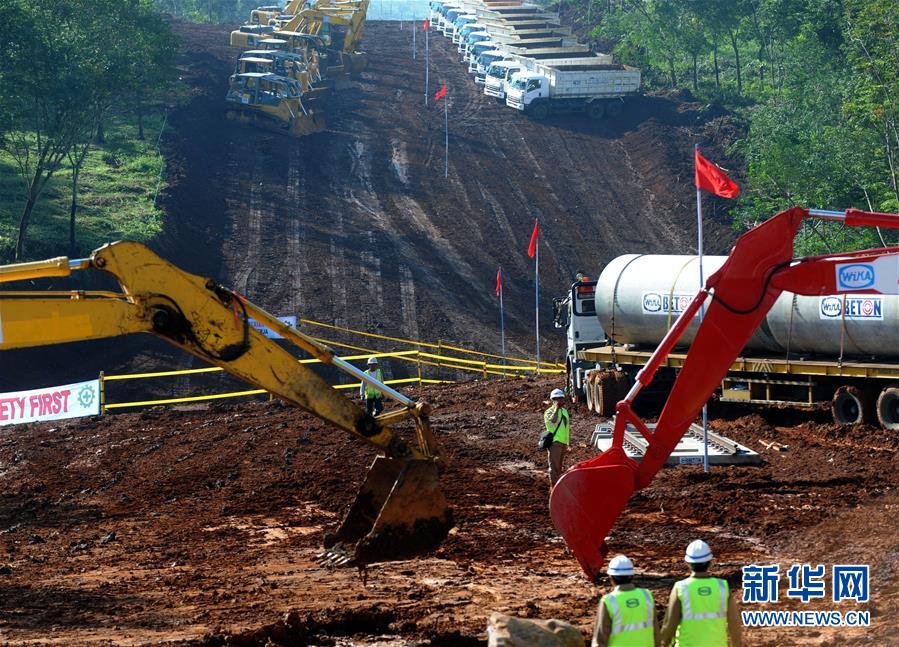 中国铁路建设惠及海外