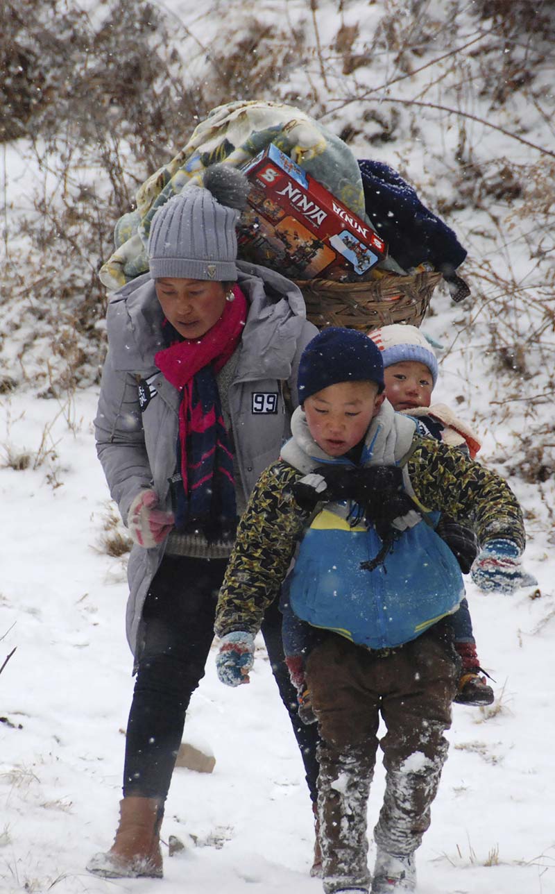 下山，哥哥背你去新家