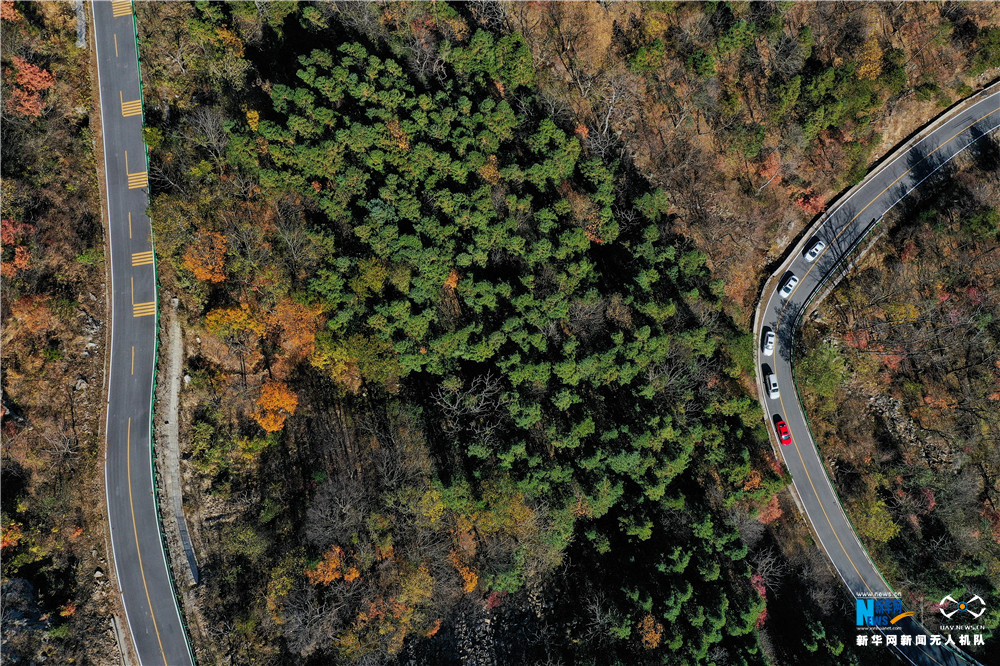 航拍：大别山马丁公路