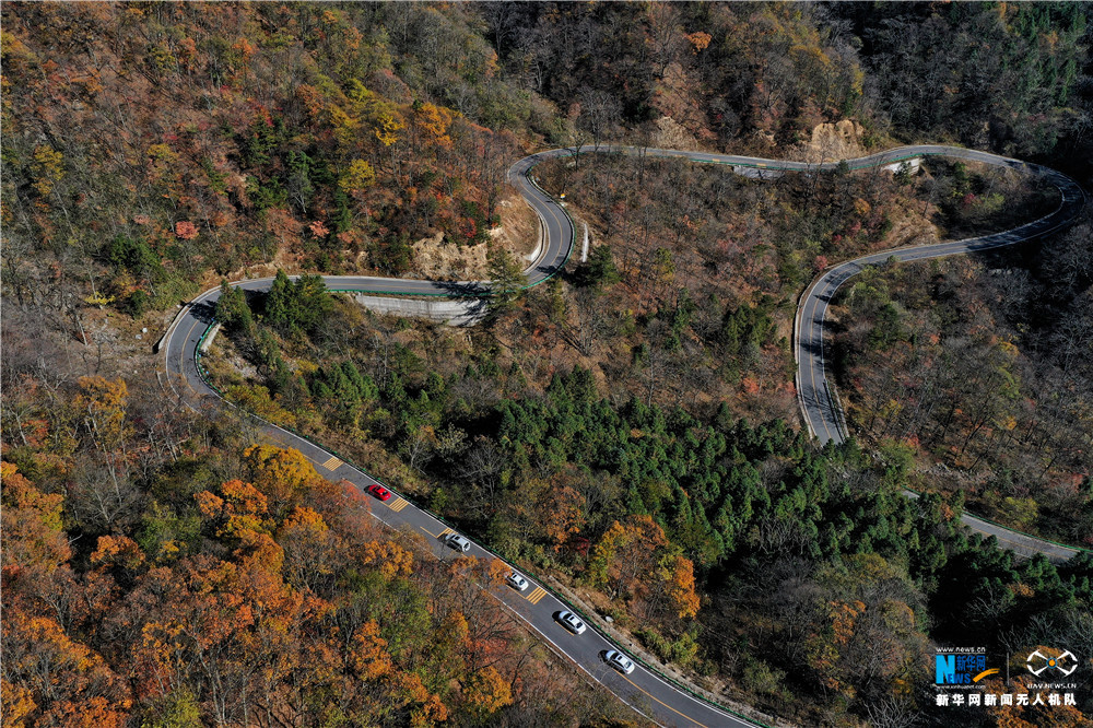 航拍：大别山马丁公路