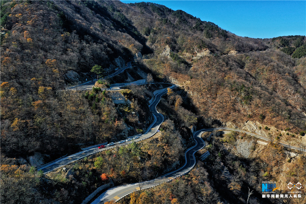 航拍：大别山马丁公路