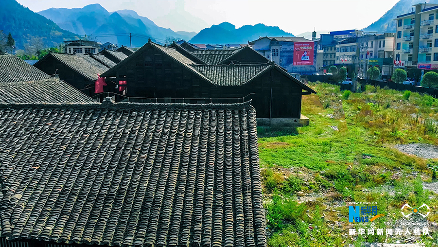 冬夜寒居 山中暖阳