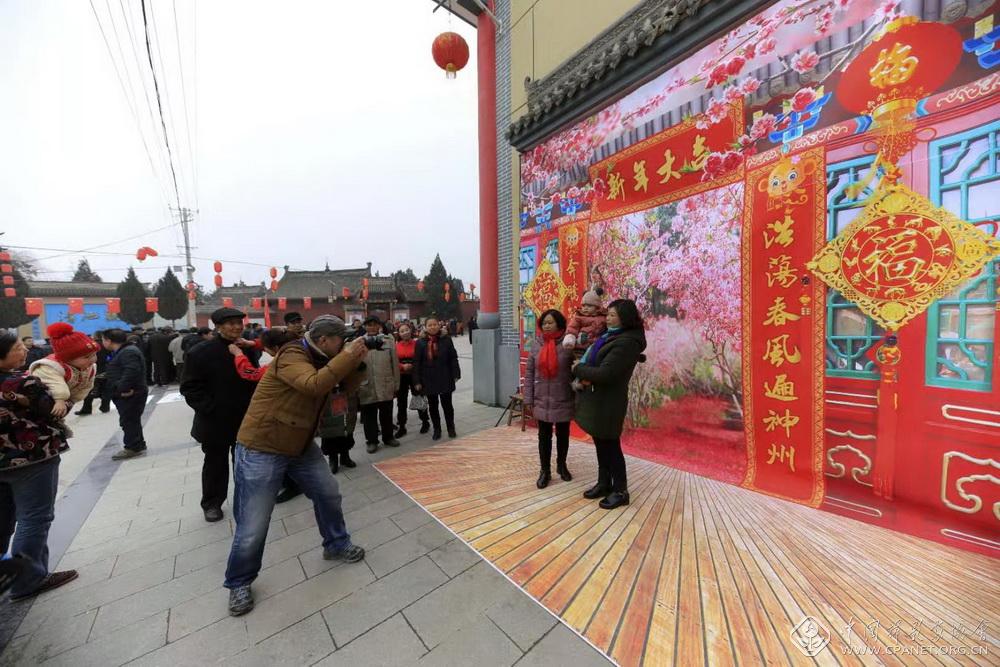 “我们的中国梦”——文化进万家 摄影志愿服务小分队深入甘肃天水开展活动