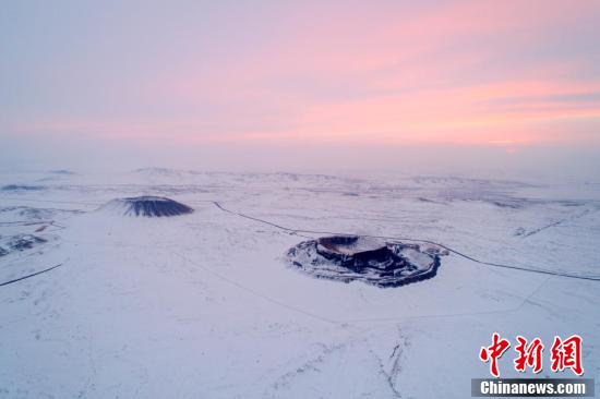 航拍内蒙古乌兰察布冰雪火山