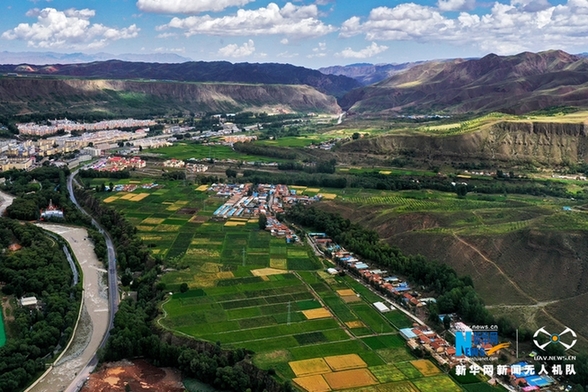 【“飞阅”中国】“丝路小城”雨后初霁景如画