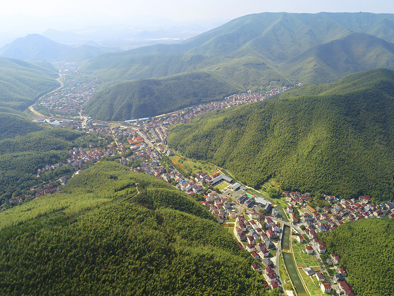 找回绿水青山 抱得金山银山