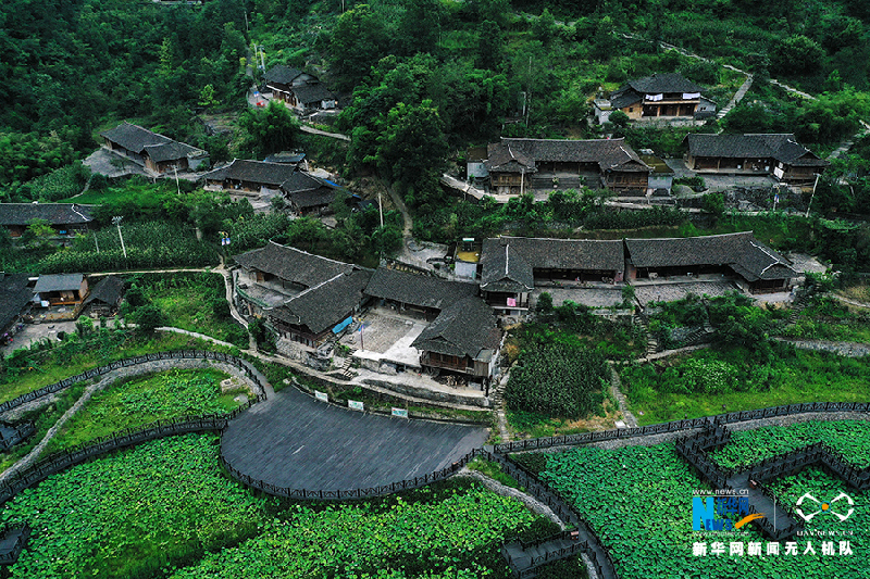 【“飞阅”中国】航拍重庆彭水500年古苗寨 生态保护展新韵