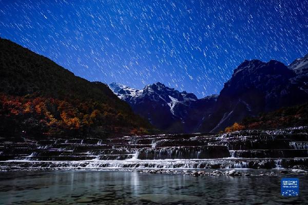 一起来看双子座流星雨