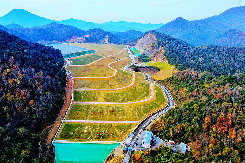 12年跟拍一项生态修复工程：昔日填埋场，今日大花园