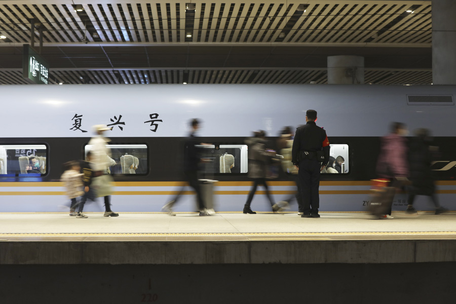 陕西西安：坚守岗位迎新春