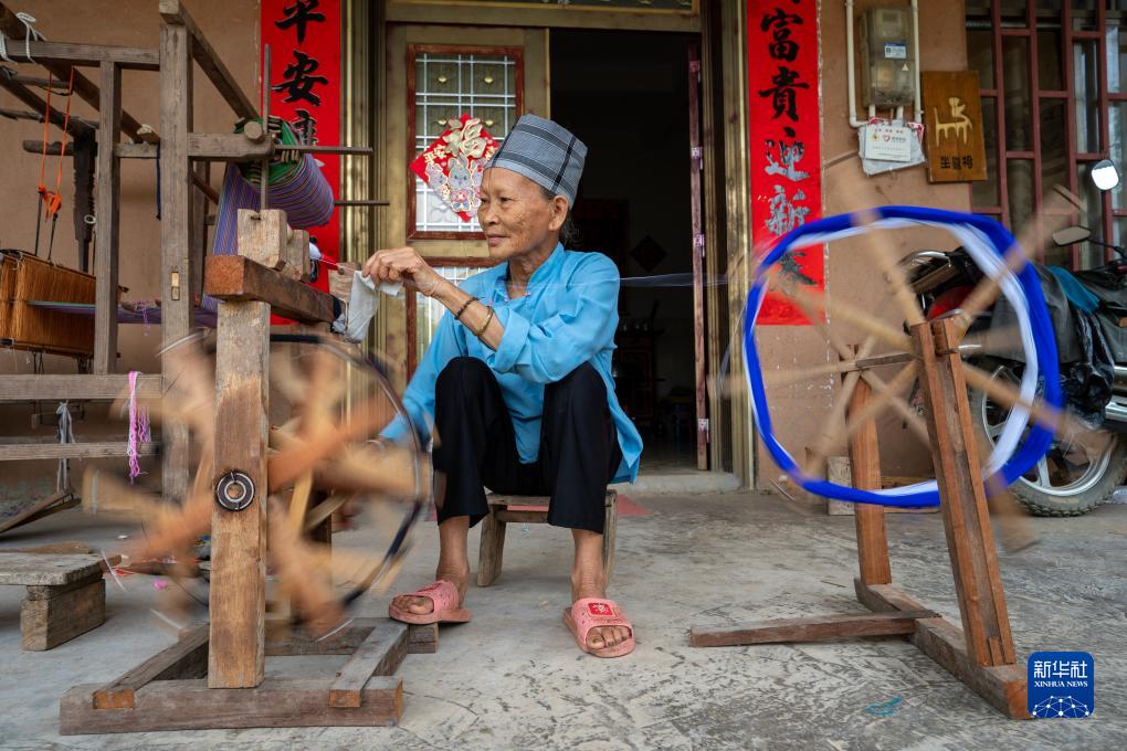 走进壮族风情坡芽村