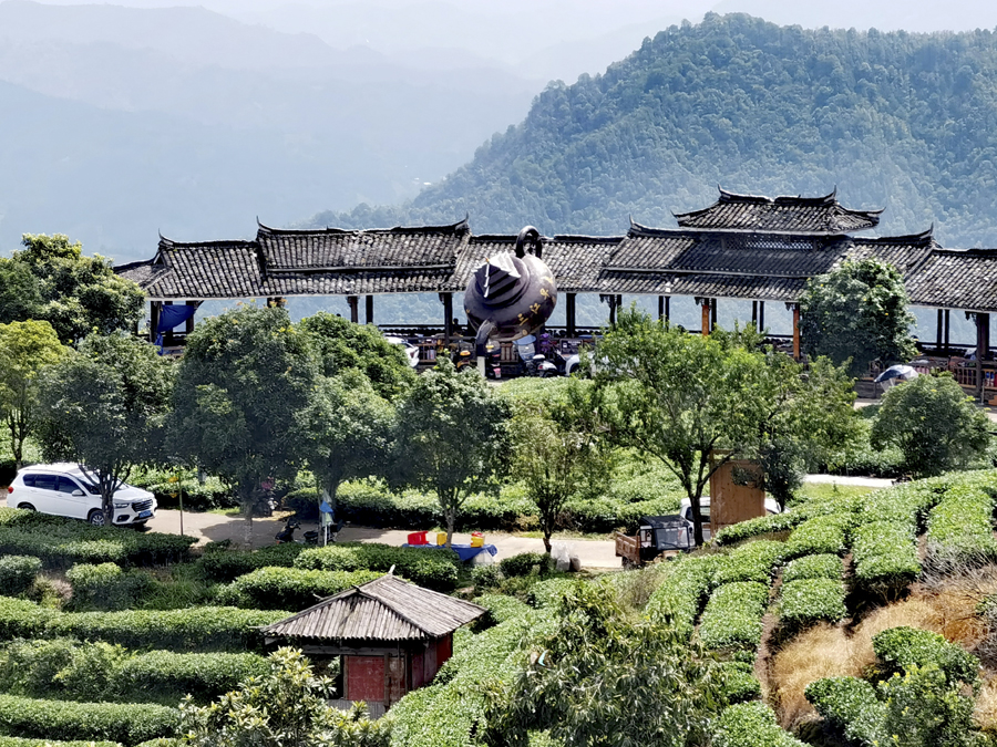 广西柳州：茶香侗情 景色迷人