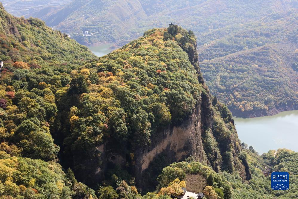 崆峒山秋色宜人