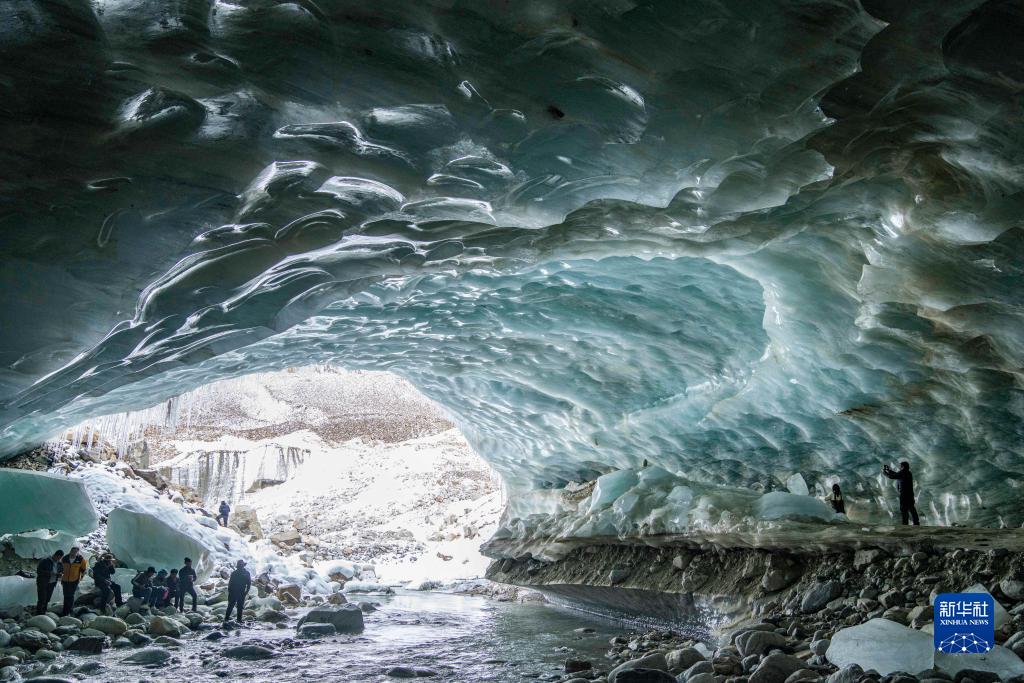 西藏：冰雪边坝 美景如画