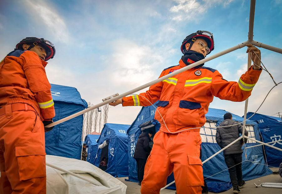 众志成城 抗震救灾——积石山6.2级地震抢险救灾现场目击