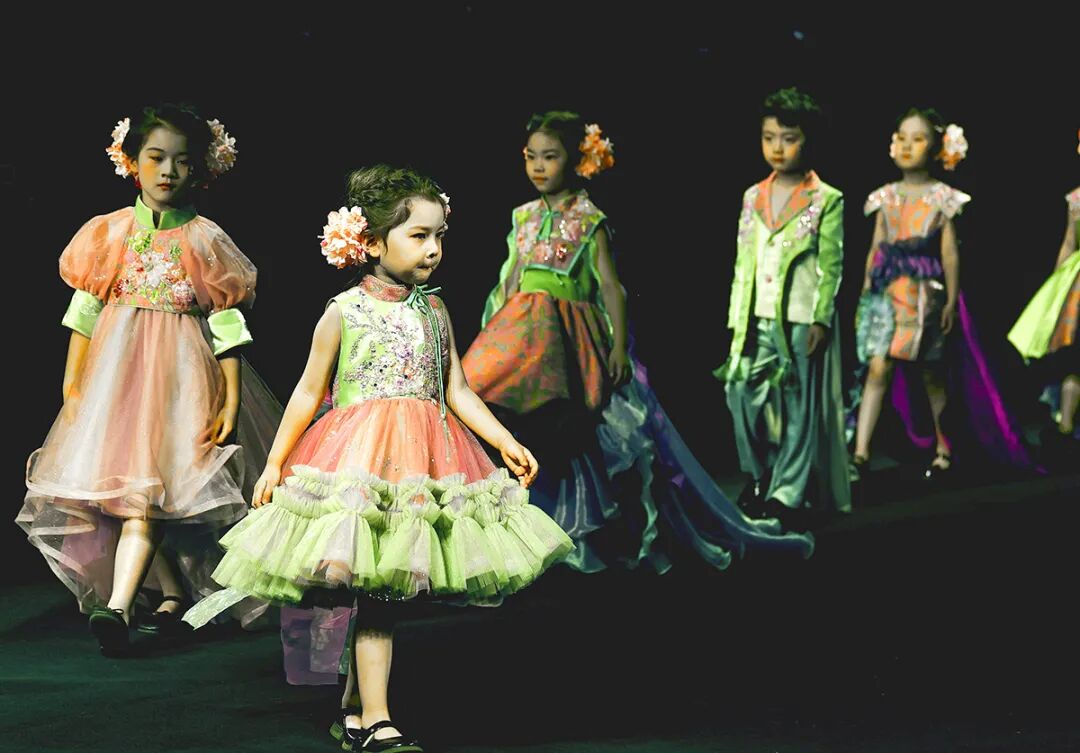 惊艳北京!2026中国国际时装周:东方非遗美出圈