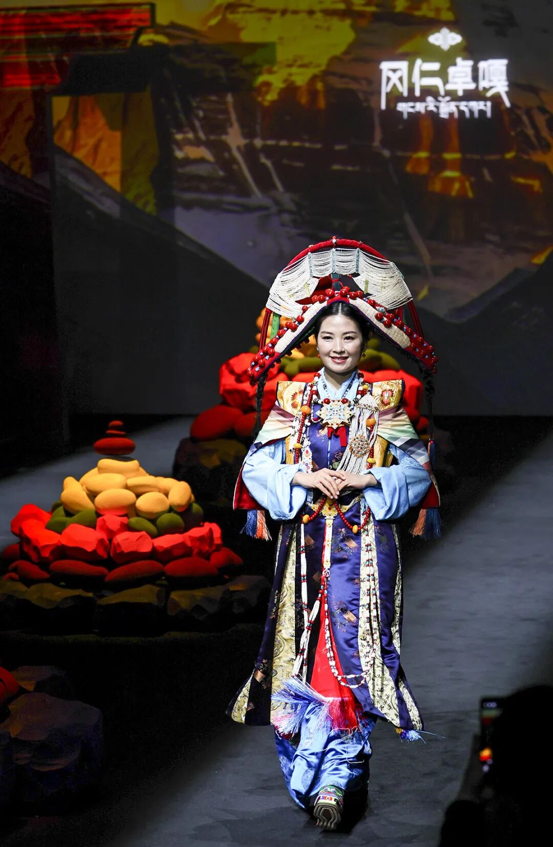 惊艳北京!2026中国国际时装周:东方非遗美出圈