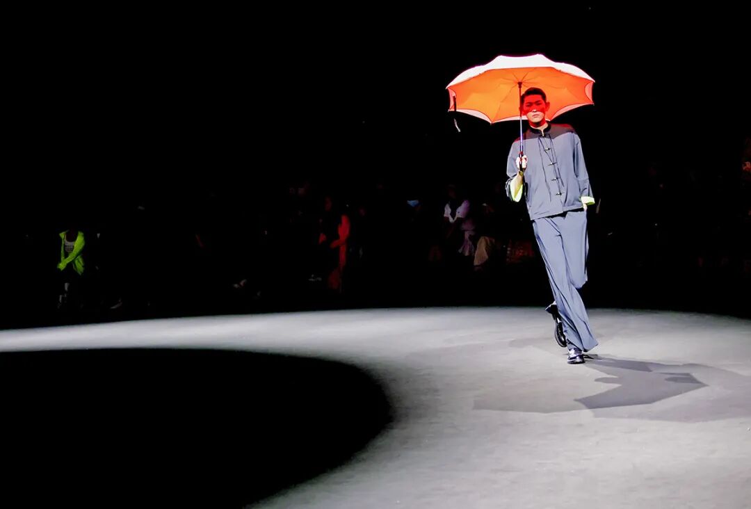 惊艳北京!2026中国国际时装周:东方非遗美出圈