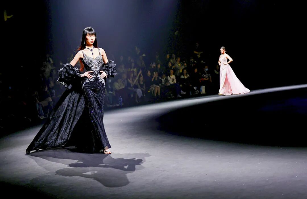 惊艳北京!2026中国国际时装周:东方非遗美出圈