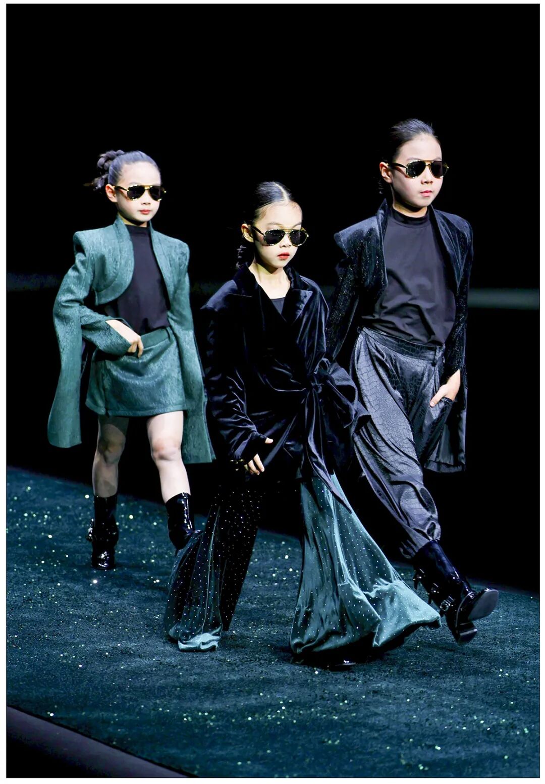 惊艳北京!2026中国国际时装周:东方非遗美出圈