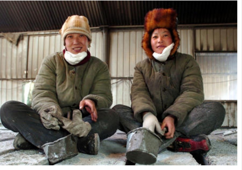 老照片里的奋斗故事：青藏铁路上的女工班！